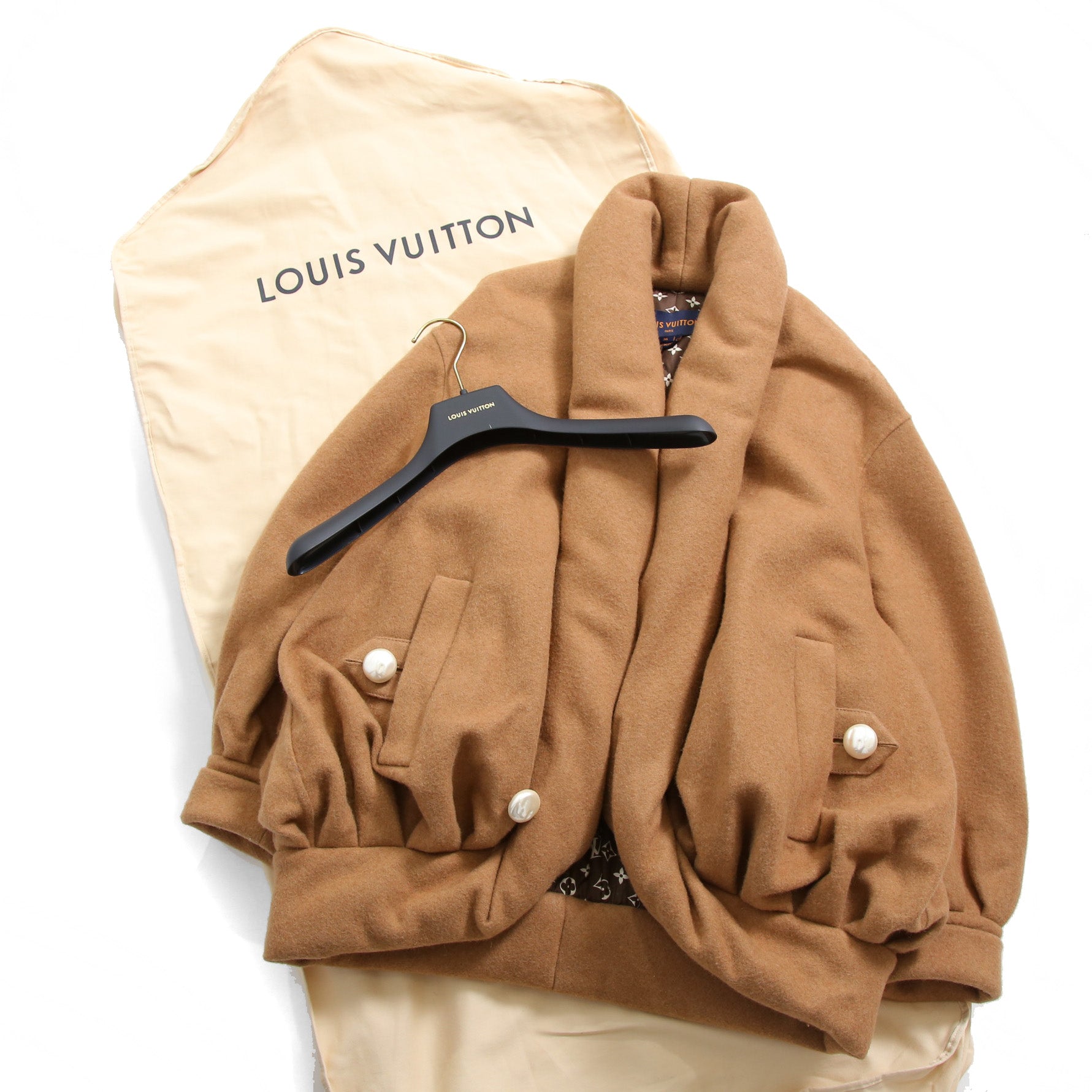 極上品 Louis Vuitton ルイヴィトン / 23年クルーズコレクション "look 4" / キャメルヘア パール コクーン ショートコート  / モノグラム裏地 / 1AAL1B / size 36 (キャメル)
