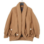 極上品 Louis Vuitton ルイヴィトン / 23年クルーズコレクション "look 4" / キャメルヘア パール コクーン ショートコート  / モノグラム裏地 / 1AAL1B / size 36 (キャメル)