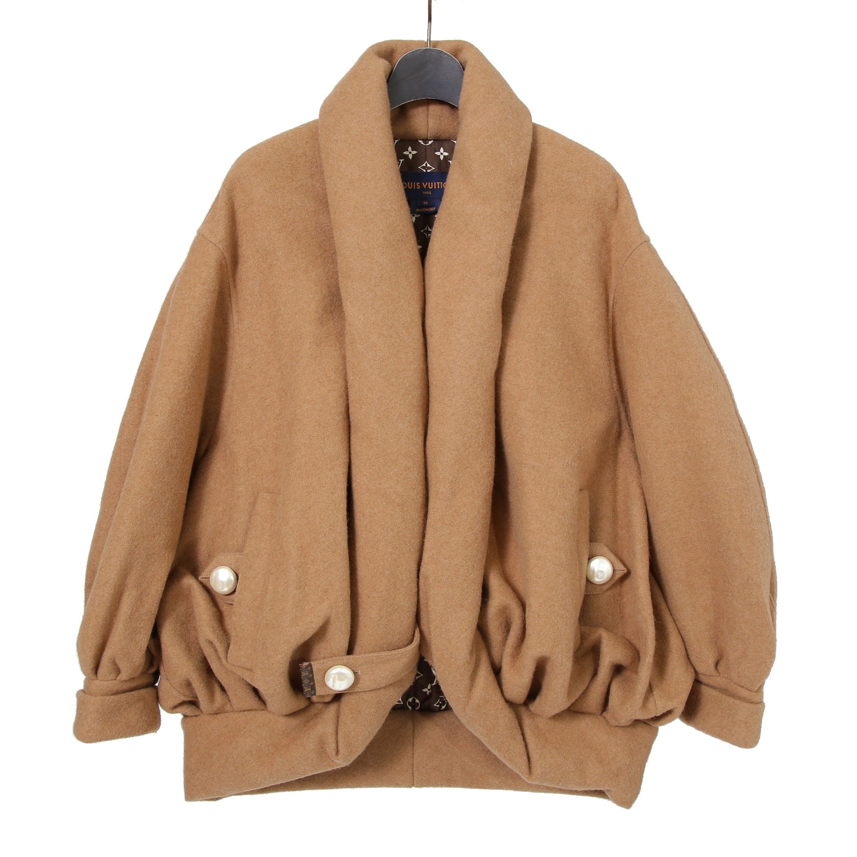 極上品 Louis Vuitton ルイヴィトン / 23年クルーズコレクション "look 4" / キャメルヘア パール コクーン ショートコート  / モノグラム裏地 / 1AAL1B / size 36 (キャメル)