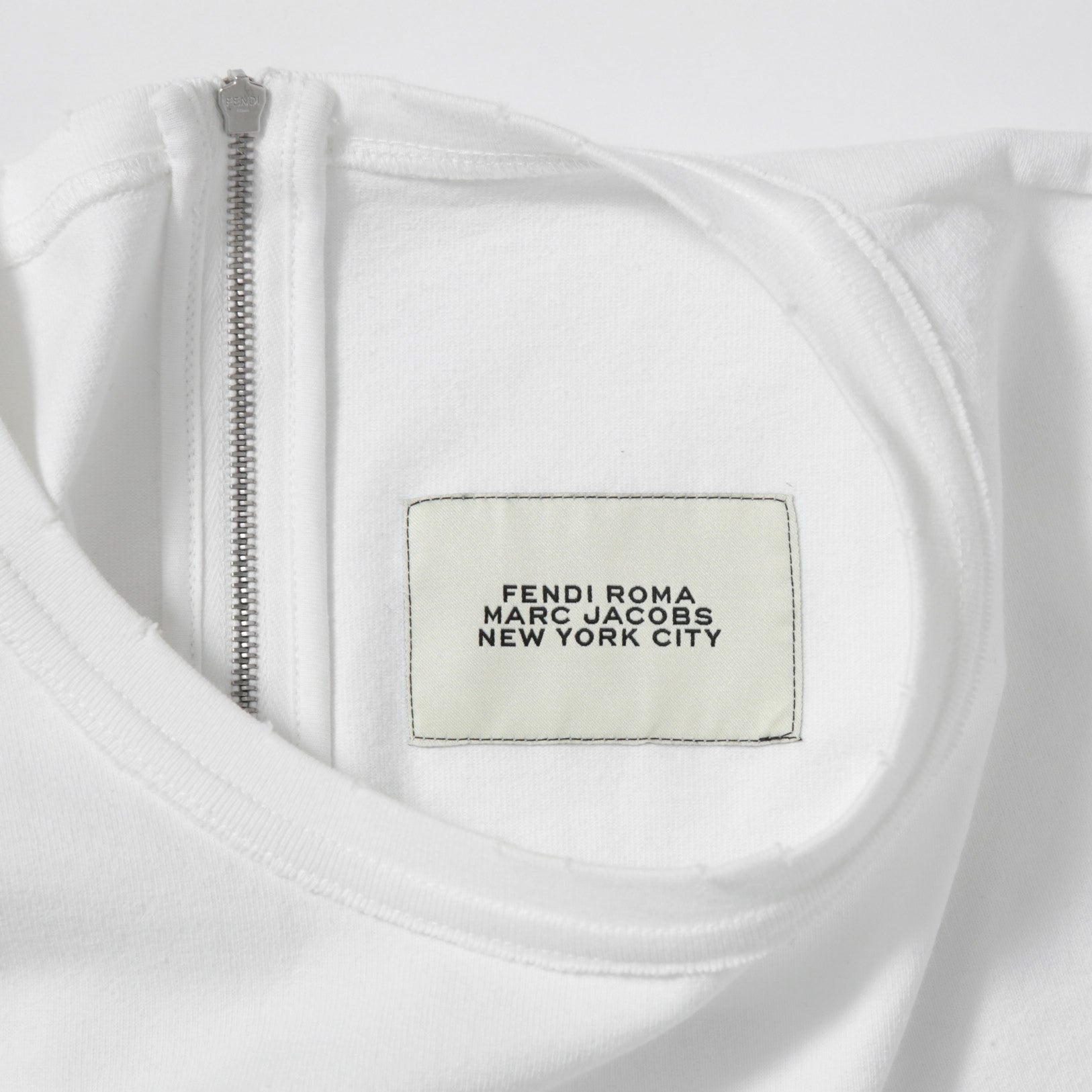 美品 フェンディ FEDNI by MARC JACOBS / コットン プリント Tシャツ / size M (WHITE) F57950 AXBH マークジェイコブス