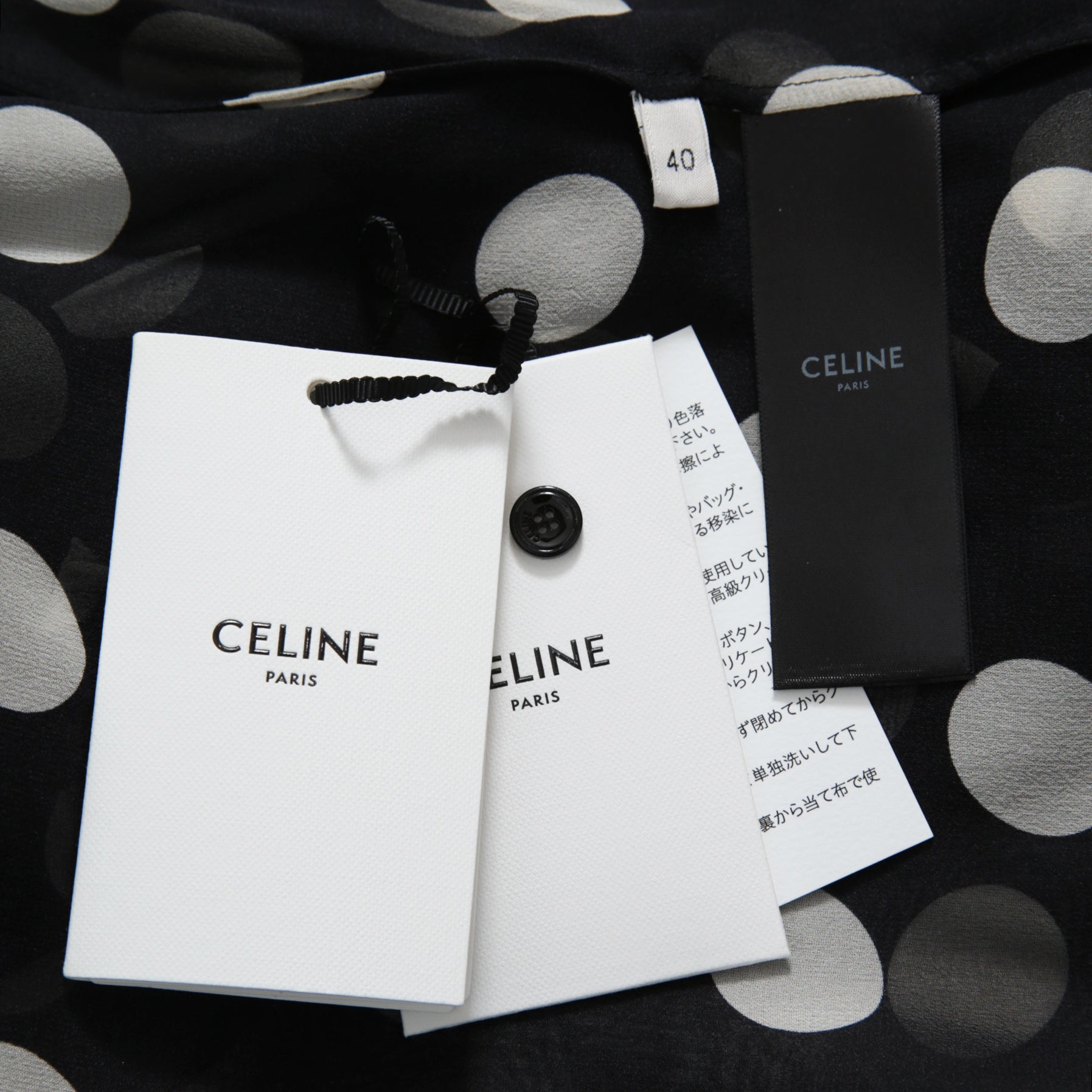 新品 CELINE セリーヌ 定価 22.5万 / 2024年 春夏 シルク100 オーバーターンドカラー ブラウス / ドット柄 / size 40 (黒×白)