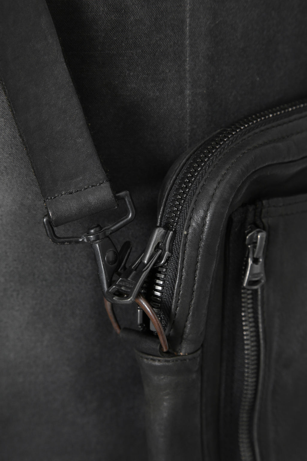 新品 イサムカタヤマバックラッシュ / ジャパンステア製品染め ショルダーポーチ / BLACK