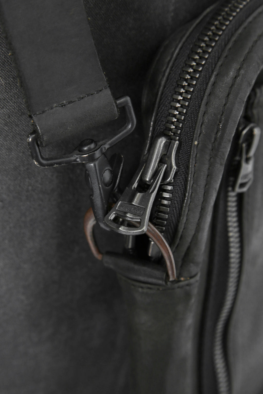 新品 イサムカタヤマバックラッシュ / ジャパンステア製品染め ショルダーポーチ / BLACK