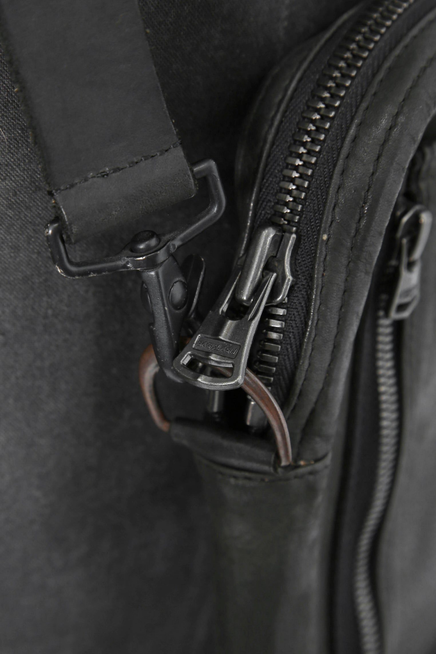 新品 イサムカタヤマバックラッシュ / ジャパンステア製品染め ショルダーポーチ / BLACK